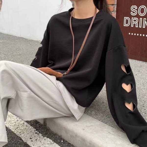 Heart cutwork sweatshirt - Image 4