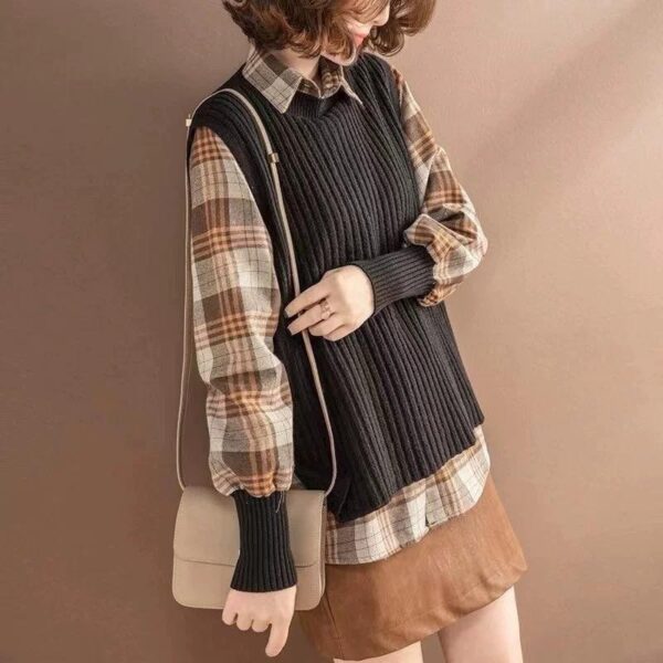 Checked sweater vest and belt - Image 6