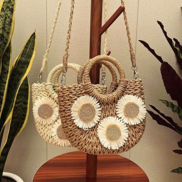 Jute bag Straw flower Pateched Bag