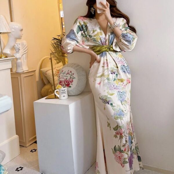 Elegant Floral Midi Bodycon Dress - Image 4