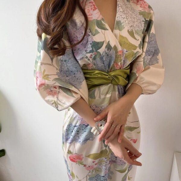 Elegant Floral Midi Bodycon Dress - Image 2