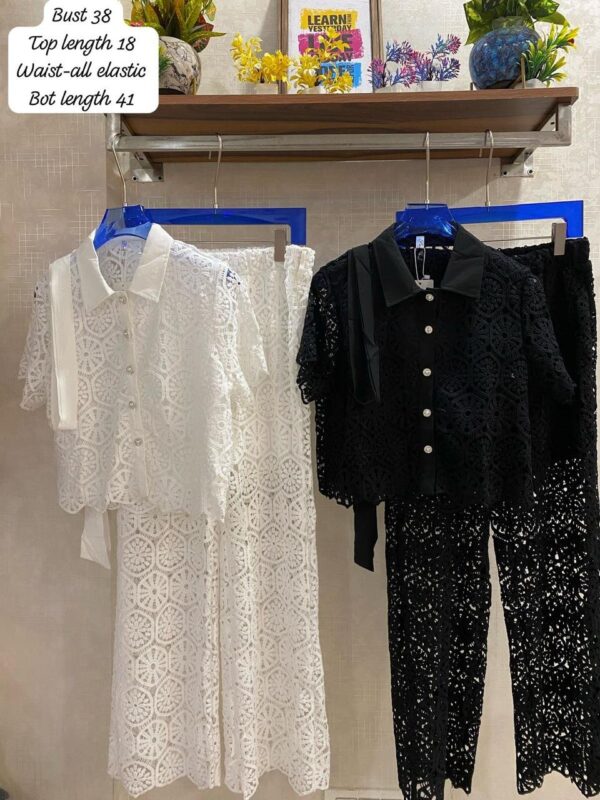 Cutwork crochet set with  belt - Image 4
