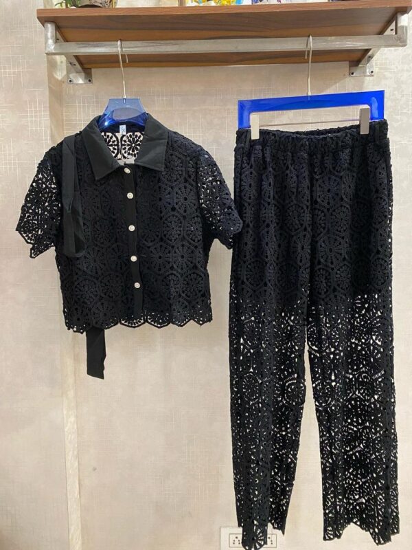 Cutwork crochet set with  belt - Image 3