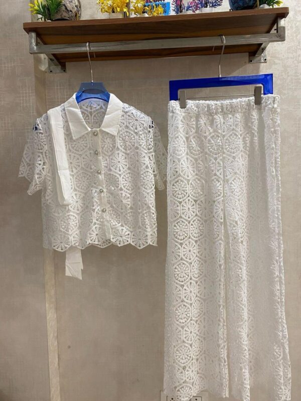 Cutwork crochet set with  belt - Image 5